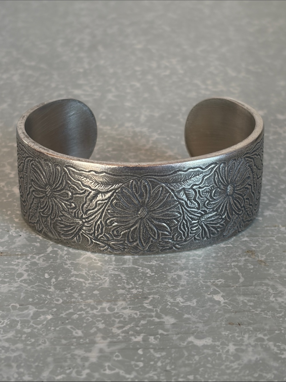 Salisbury Pewter Floral etched bangle